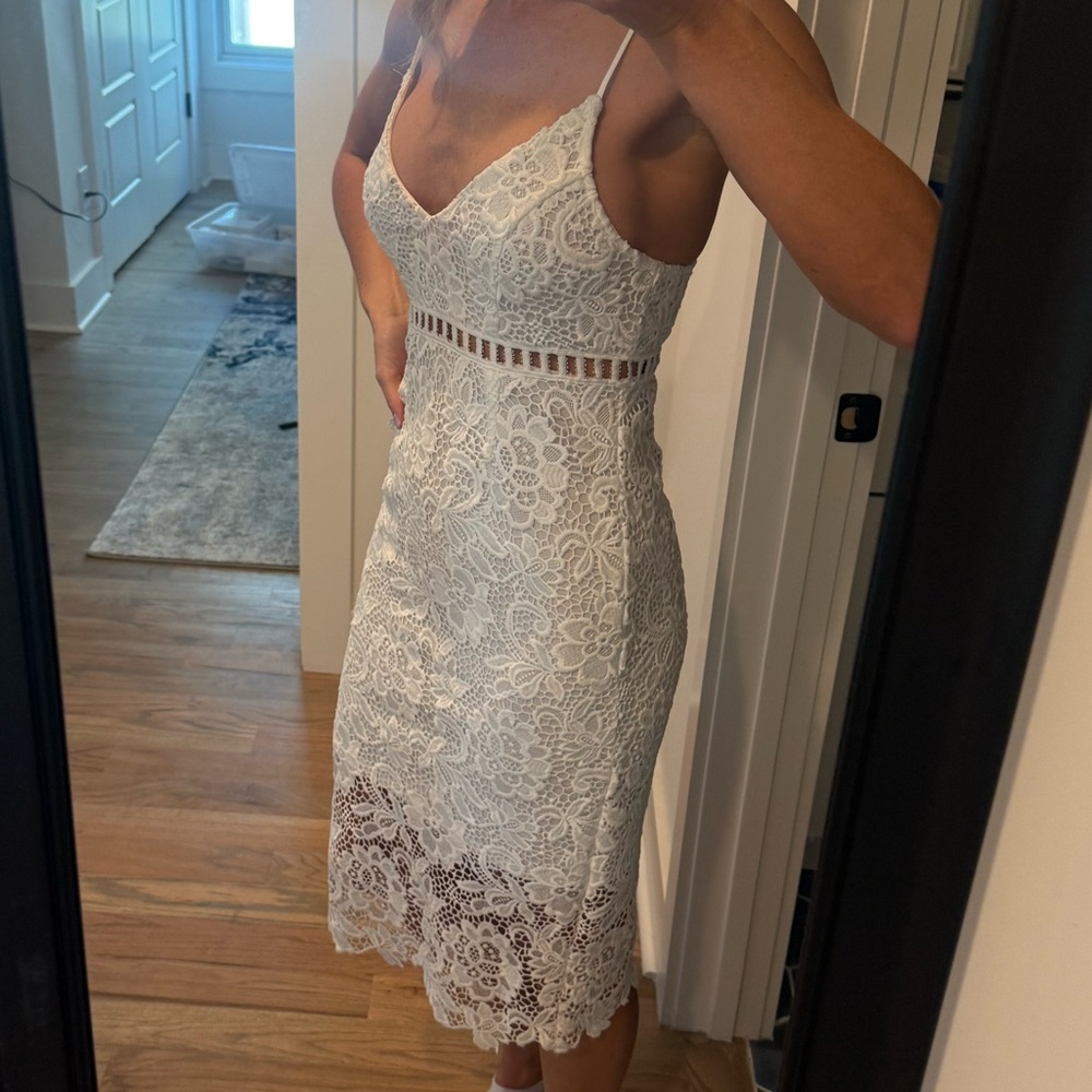🔴5 for $25- Forever 21 White Lace Midi Dress